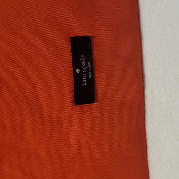 Red kate spade purse and cosmetic case - Picture 4 of 11